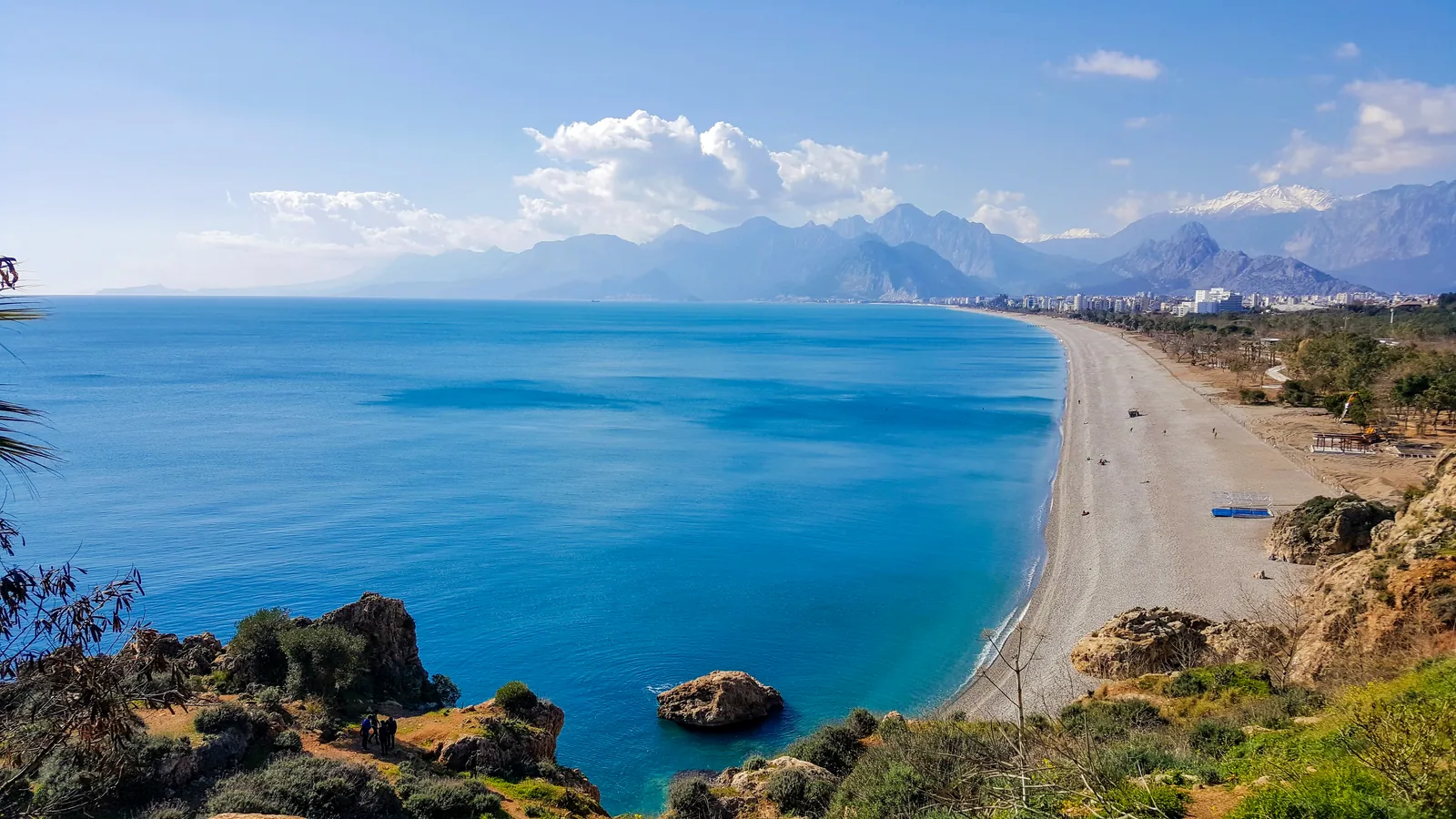 Antalya şehir görünümü ve simgesel kent alanı
