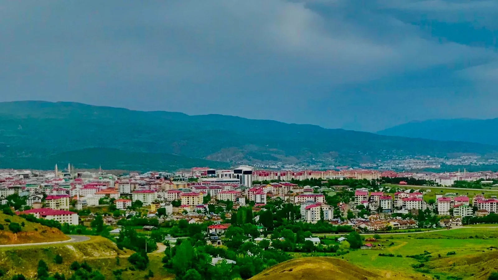 Bingöl şehir görünümü ve simgesel kent alanı