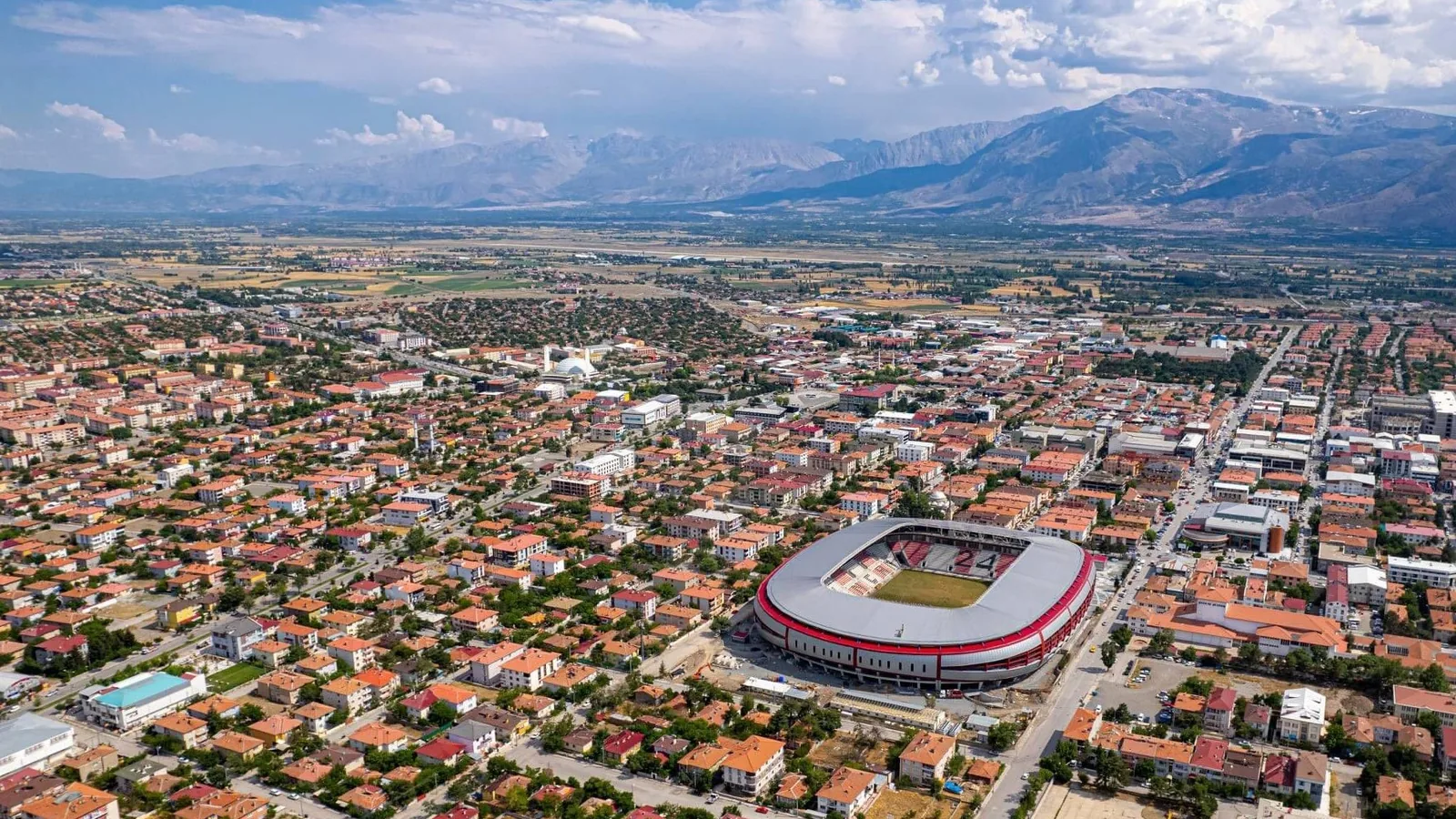 Erzincan şehir görünümü ve simgesel kent alanı