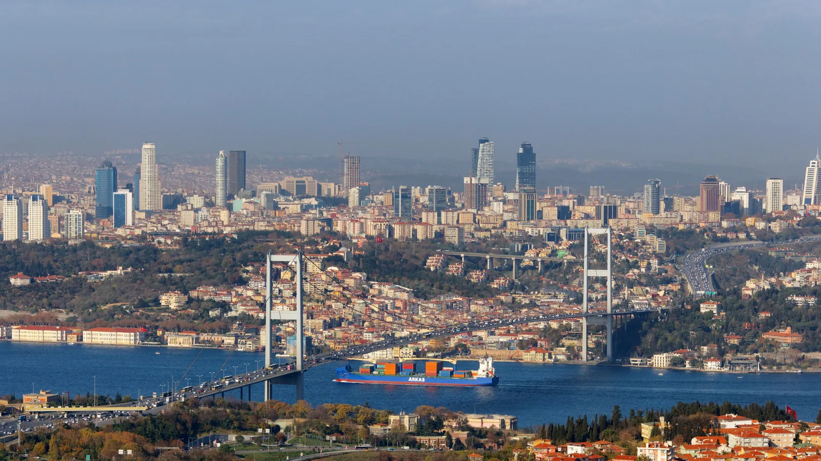 İstanbul şehir görünümü ve simgesel kent alanı