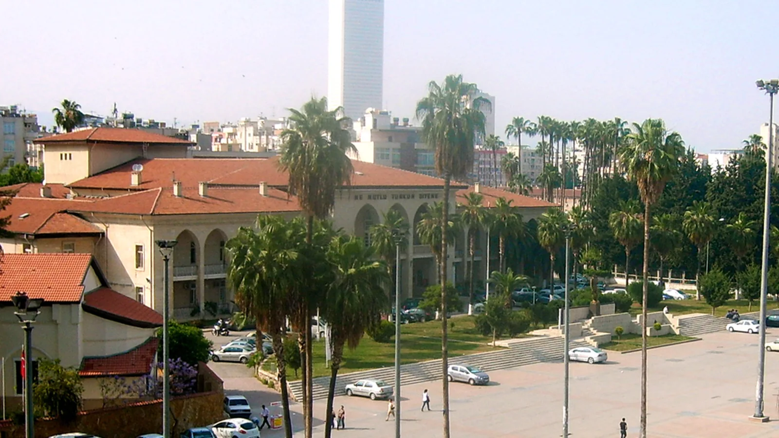 Mersin şehir görünümü ve simgesel kent alanı