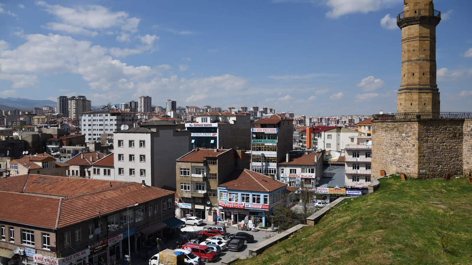 Niğde şehir görünümü ve simgesel kent alanı