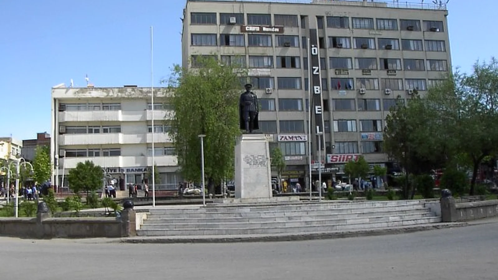 Siirt şehir görünümü ve simgesel kent alanı